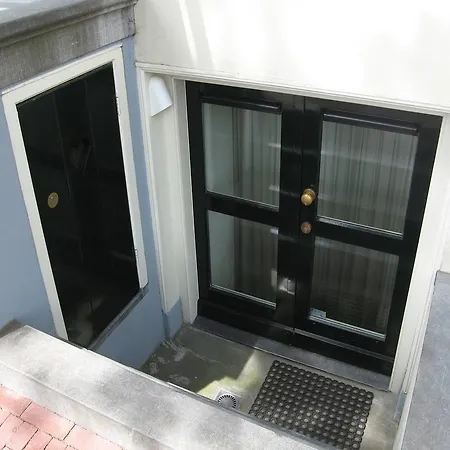 Canal Guest Bed and Breakfast 2*
